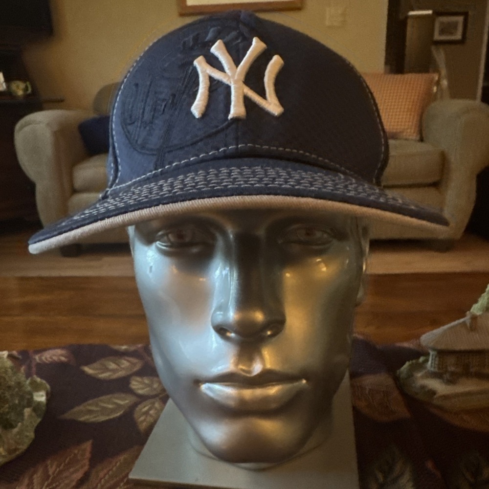 New York Yankees New Era 39THIRTY Navy Blue Stretch Fit Hat S/M Graphic MLB Cap